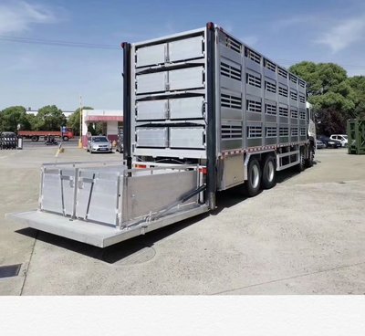 遂寧畜禽運輸車價格解析 9米6拉豬車與隨車起重運輸車市場行情